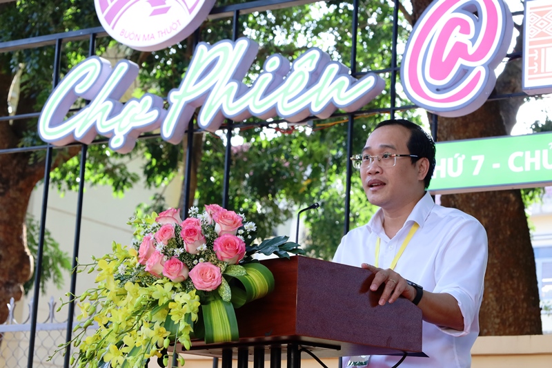 Đồng chí Trần Đức Nhật -Phó Chủ tịch UBND thành phố Buôn Ma Thuột phát biểu khai mạc